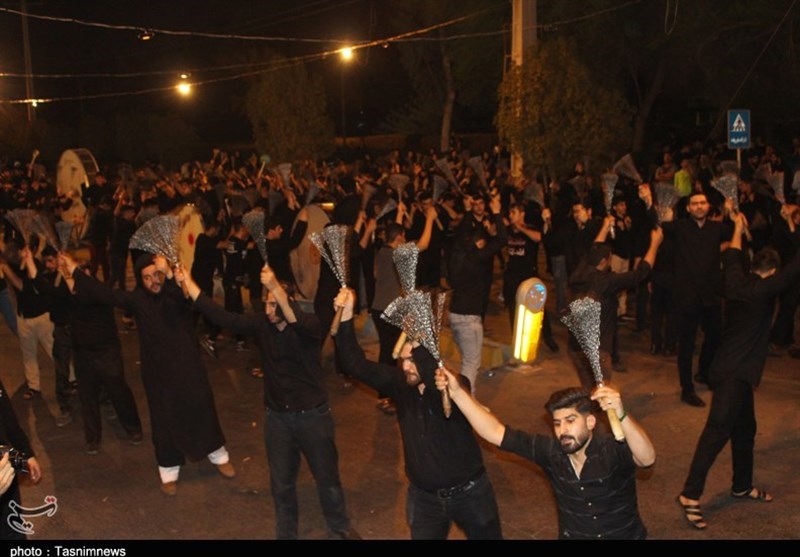 بالصور / اجتماع هيئات العزاء الحسيني في حي إنقلاب بمدینة الأهواز