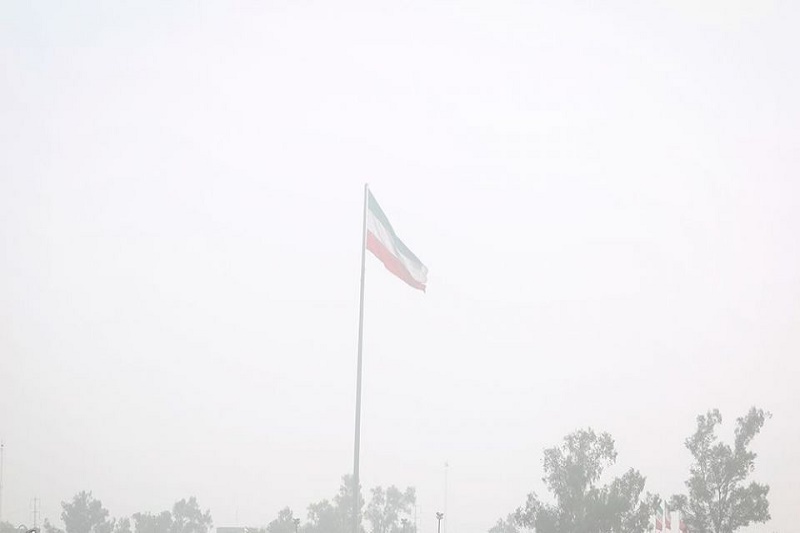 دخان حرائق هورالعظيم فی الاراضي العراقیة یقلل قدرة الرویة في مدینة شادكان إلی 800 أمتار
