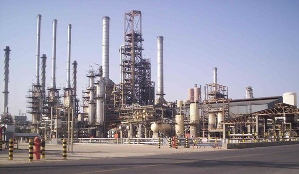 وزير النفط يعلن تنفيذ 85 مشروعا في محافظة خوزستان
