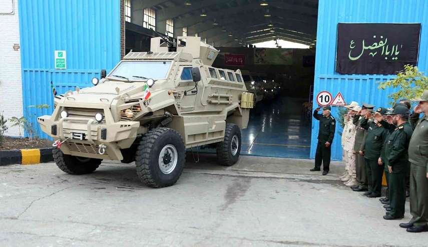 ايران تزيح الستار عن عربة عسكرية مضادة للألغام