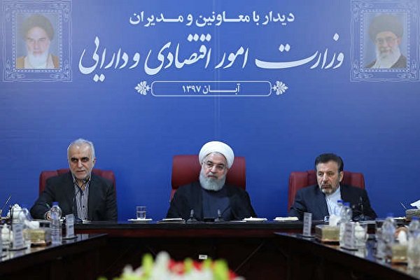 روحاني: ايران ستلتف على العقوباب مرفوعة الرأس