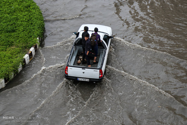 الأمطار تعطل المدارس في جمیع المدن الخوزستانیة