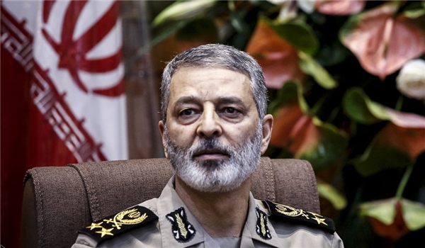 قائد الجيش الايراني: المشاركة الشعبية الواسعة في مسيرات 11 شباط ترعب الأعداء