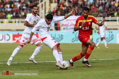 فولاد خوزستان فولاد خوزستان يهزم برسبوليس 2-1.. المتصدر الدوري يرکع في الأهواز