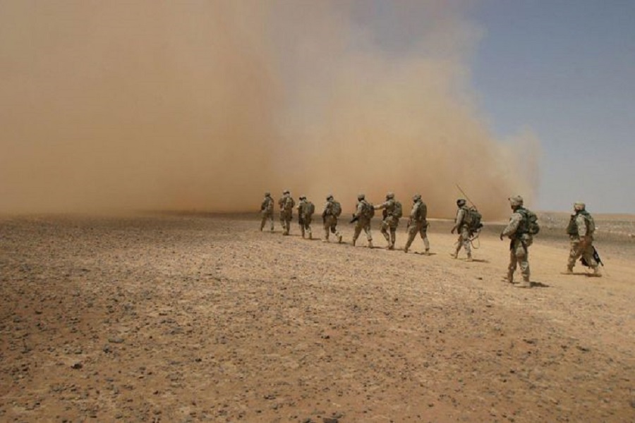 الامريكان يمنعون القوات العراقية من الاقتراب من منطقة صحراوية غرب الانبار
