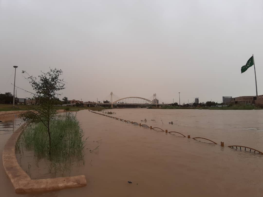 السيول تقطع ٣ مداخل رئيسية في محافظة خوزستان