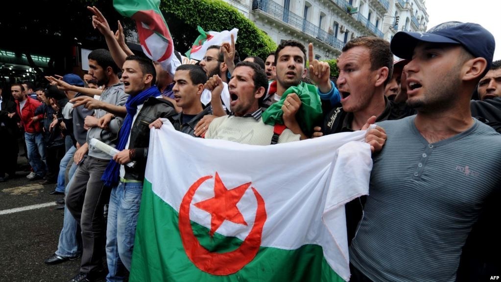 الجزائر تتوج بكأس أمم افريقيا للمرة الثانية في تأريخها
