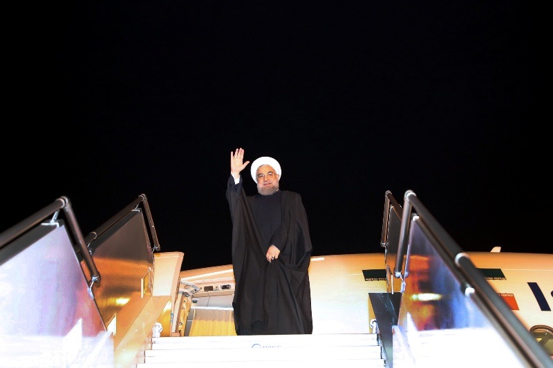 الرئيس روحاني يعود الى طهران في ختام زيارته لخوزستان