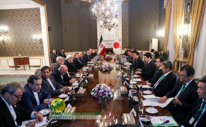 الرئیس روحاني: نولي اهمية كبيرة للعلاقات مع اليابان