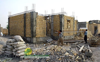 استمرار بناء المنازل المتضرر ة جراء الفيضانات في خوزستان