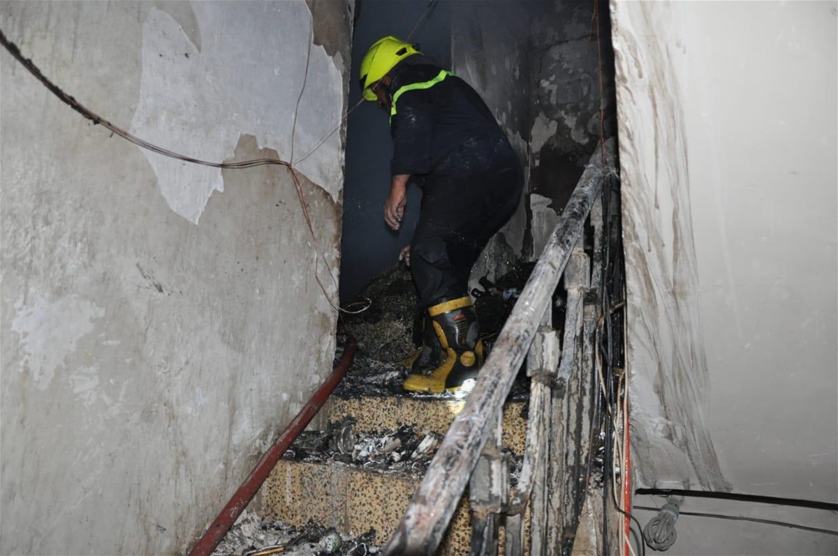 بالصور.. السيطرة على حريق اندلع في فندق بمدينة كربلاء المقدسة
