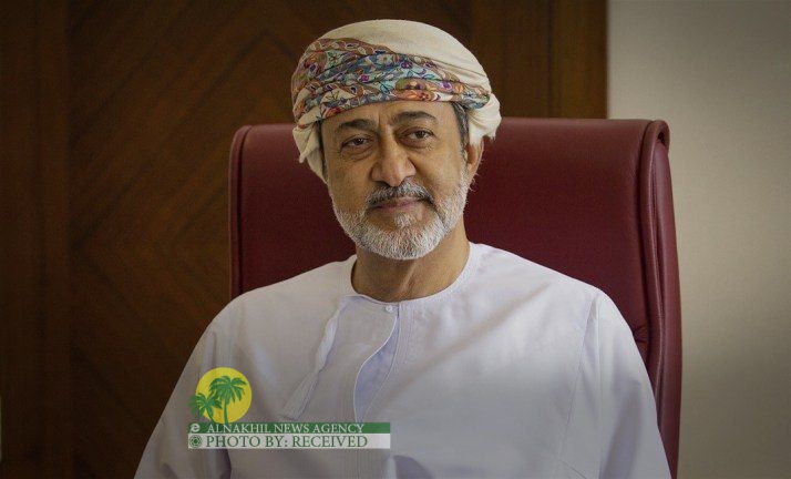 عمان: صحيفة الوطن العُمانية على تويتر: هيثم بن طارق آل سعيد يؤدي اليوم اليمين القانونية أمام مجلس عُمان سلطاناً للبلاد