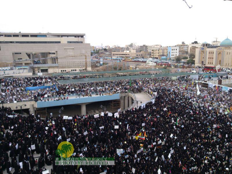 حشود هائلة من المشيعين تودع الشهيد سليماني في مدينة مشهد المقدسة