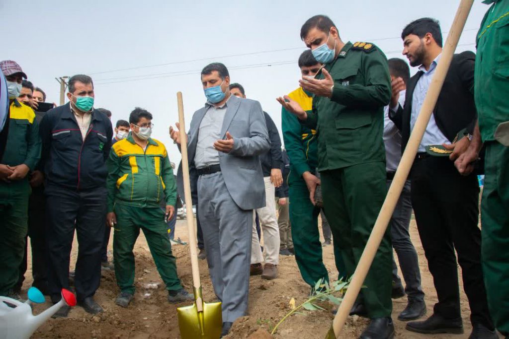 شرکات قصب السکر في خوزستان تنظم الی حملة "إيران الخضراء ، كل إيراني نبتة" + صور