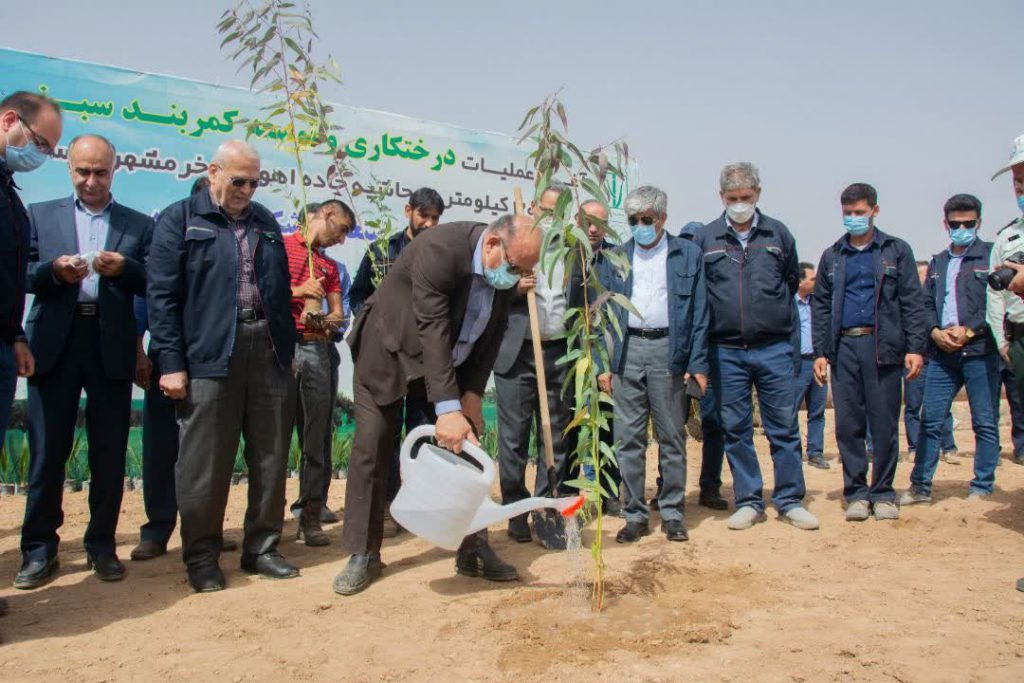 شرکات قصب السکر في خوزستان تنظم الی حملة "إيران الخضراء ، كل إيراني نبتة" + صور