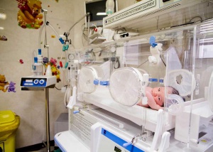 المراكز الصحية في خوزستان تستعد لاستقبال الأطفال المصابين بأمراض الجهاز التنفسي