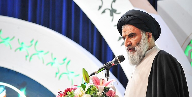 ممثل قائد الثورة الاسلامیة: شباب محافظة خوزستان الغنیة لا يستحقون أن يكونوا عاطلين عن العمل