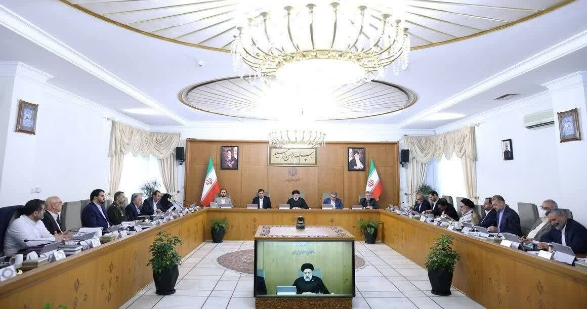 رئيس الجمهورية یشید بالإجراءات المتخذة في خوزستان، خاصة في قطاع النفط والماء والکهرباء