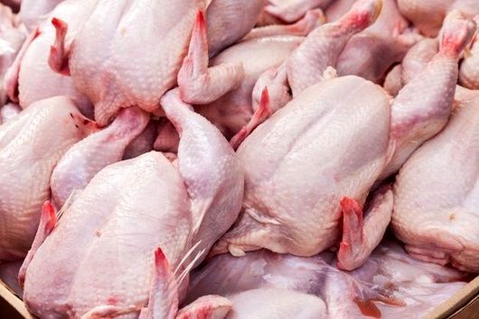 استياء البائعين والمستهلكين من نقص الدجاج وارتفاع أسعاره في خوزستان