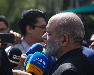 وزير الداخلية الإيراني ينفي مزاعم استهداف البنى التحتية الصاروخية في خرم آباد