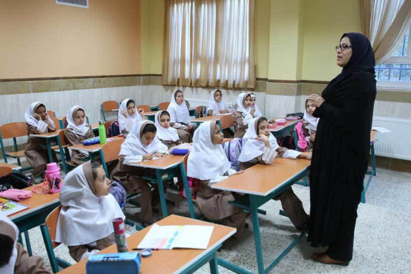 أزمة نقص معلمين حادة و غير مسبوقة تضرب قطاع التعليم في خوزستان