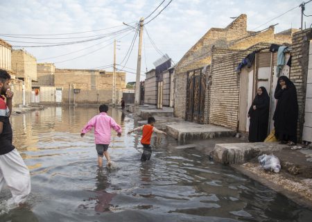 امطار غزيرة و فيضانات تشل مساحات شاسعة من مدينة الإهواز