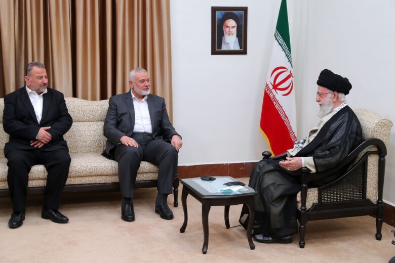 حماس تنفي خبر “رويترز” بشأن فحوى لقاء السيد خامنئي وهنية في طهران