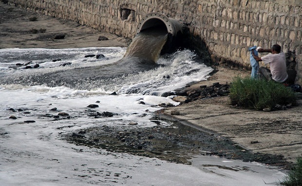 إغلاق 6 مداخل للصرف الصحي کانت تنحدر الی نهر كارون في الأهواز