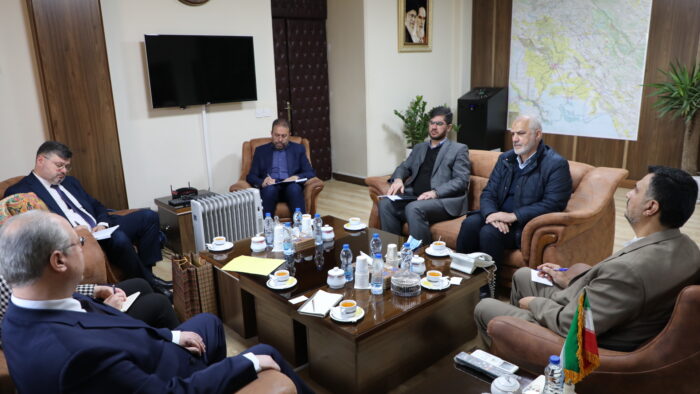 خلال لقاءه بمحافظ خوزستان، سفیر بیلاروسیا یشید بقدرات وامکانیات المحافظة للاستثمار