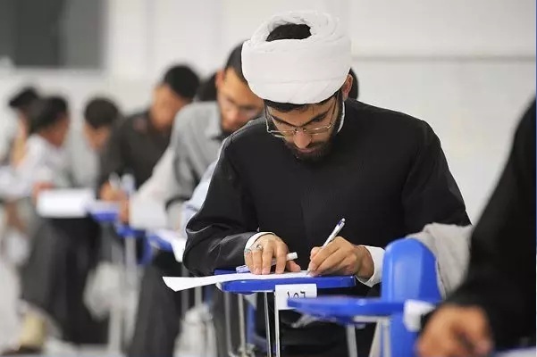 فرع الدراسات الإسلامية باللغة العربية یری النور في مرکز أمير المؤمنين التخصصي بالأهواز