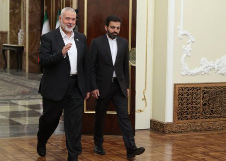 هنية إلى طهران اليوم للقاء وزير الخارجية ومسؤولين إيرانيين
