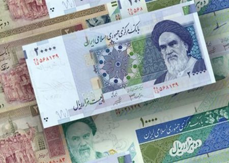انخفاض قياسي جديد للريال الإيراني أمام الدولار