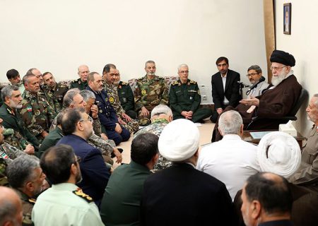 قائد الثورة الاسلامية يثمن الاداء الحكيم للقوات المسلحة في الأحداث الأخيرة
