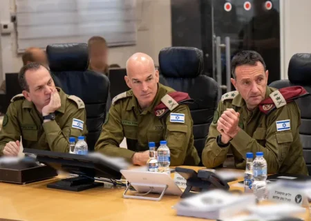 إسرائيل: مستعدون للتعامل مع إيران هجوميا ودفاعيا