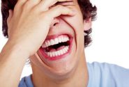 باحثة ألمانية: الضحك قد يكون وسيلة علاجية