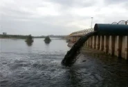 مسؤول: دخول مياه الصرف الصحي الی کارون، یهدد هذا النهر!