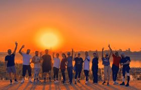 رياضة صباحية مختلطة في حدائق الأهواز تثير جدلاً.. من المسؤول عن الحدائق العامة؟