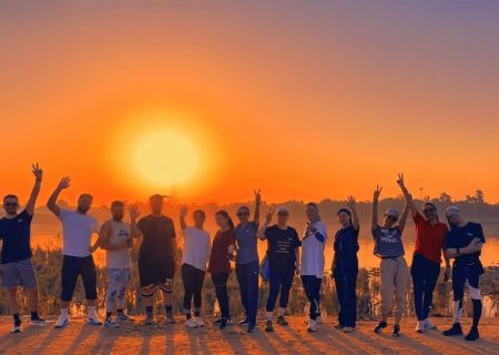 رياضة صباحية مختلطة في حدائق الأهواز تثير جدلاً.. من المسؤول عن الحدائق العامة؟