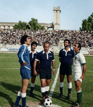 كريم بوستاني، لاعب منتخب إيران السابق، خلال حقبة تألقه في كرة القدم الخوزستانية